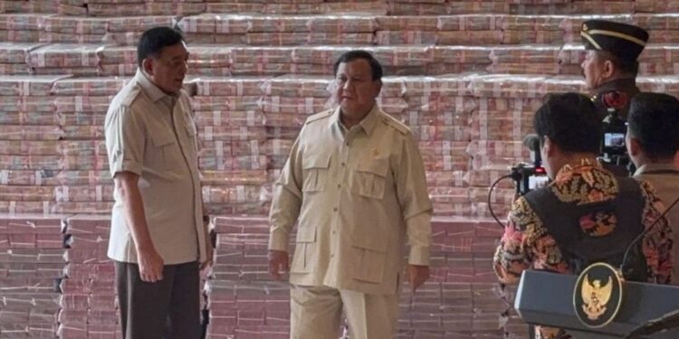 Tiba di Kejagung, Prabowo Melihat Tumpukkan Uang Sitaan Korupsi Rp13 Triliun Lebih